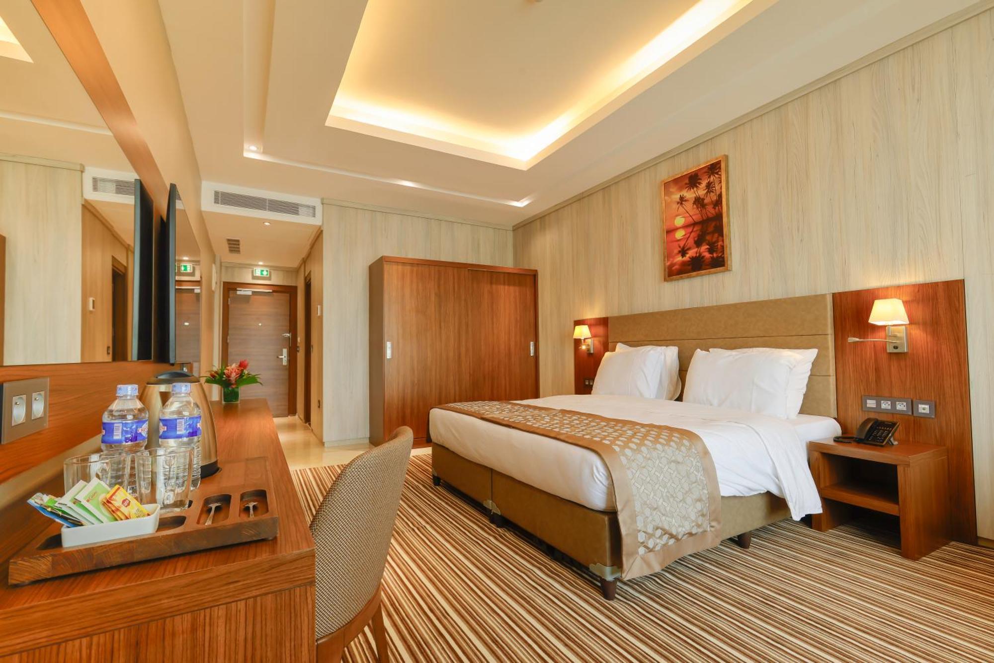 Byblos Hotel Абиджан Экстерьер фото
